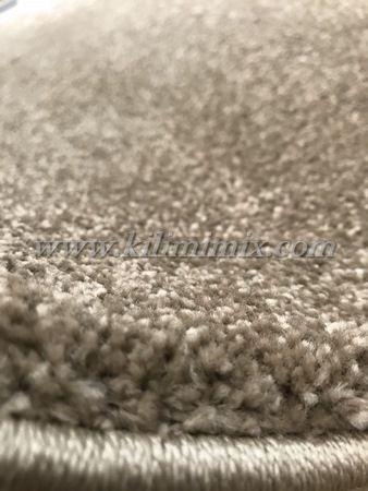 Едноцветен килим - Бежов